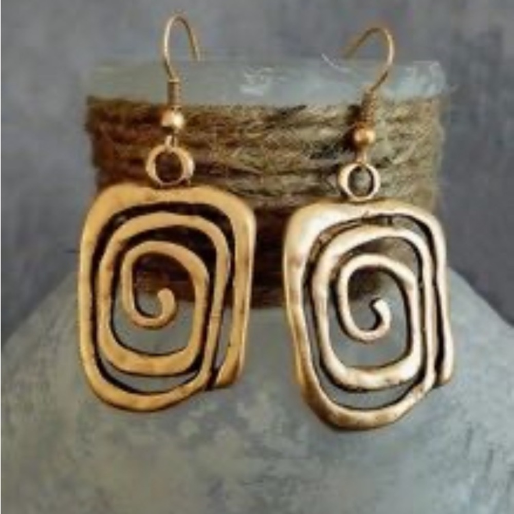 🆕 💜 SALE 2/$15 💜 Gold Boho Ethnic Drop Earrings!!! Brand NEW!!!